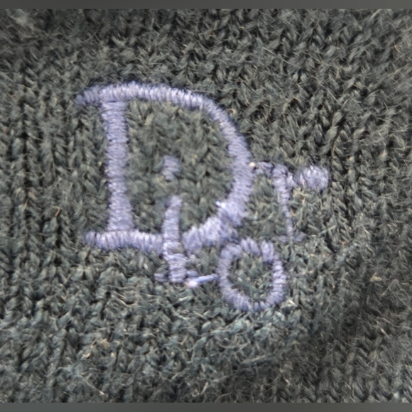 VINTAGE DIOR V NECK NAVY SWEATER. - Picture 4 of 6